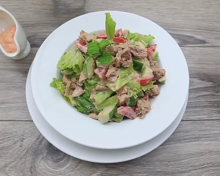 How to make delicious and nutritious tuna salad in 3 minutes