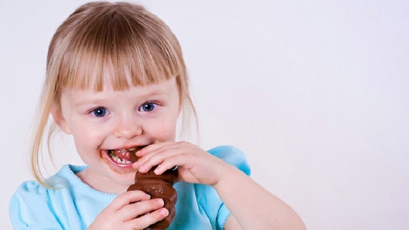Children over 3 years old can eat chocolate in a small and moderate amount