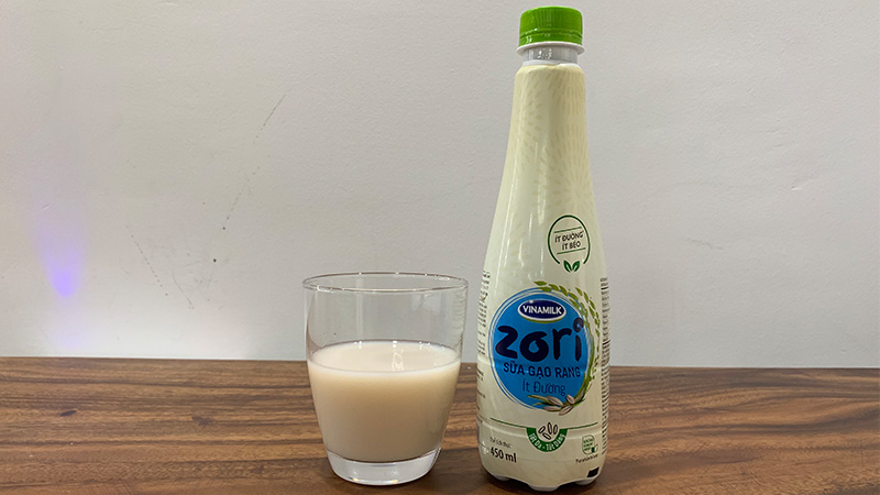 You can find Vinamilk Zori low-sugar roasted rice milk products at dairy stores