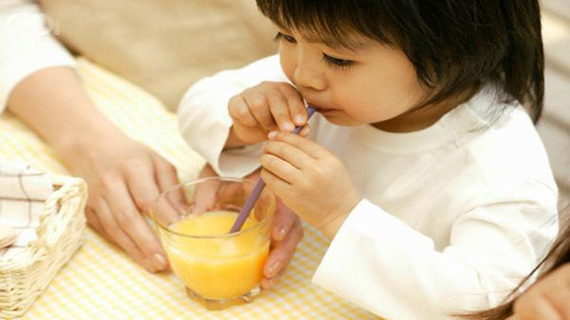 Children should drink a lot of water to eliminate toxins better