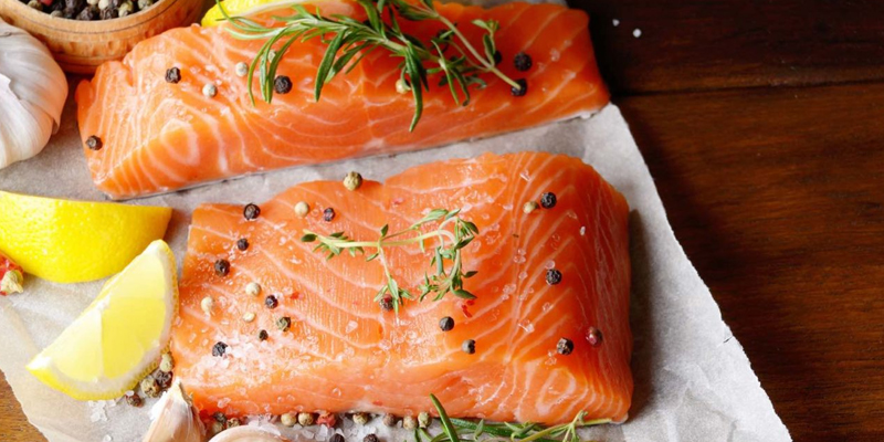 Every week, mothers should eat about 360g of salmon.