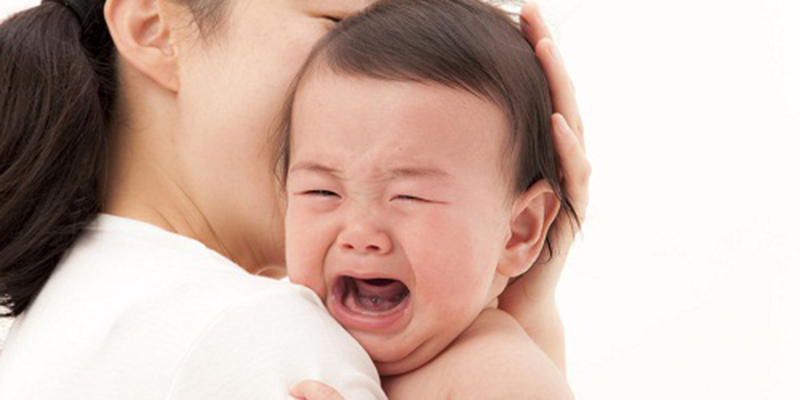 If vomiting persists 2-3 times after the baby drinks milk, it is best to take the baby to the hospital. 