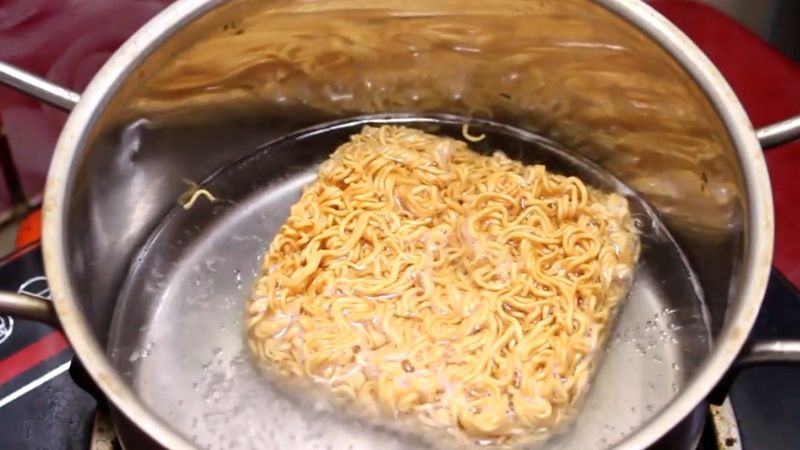 Shrimp noodles