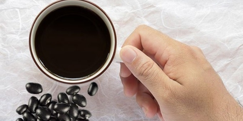 Drinking black bean juice in the first 3 months helps the baby prevent birth defects 