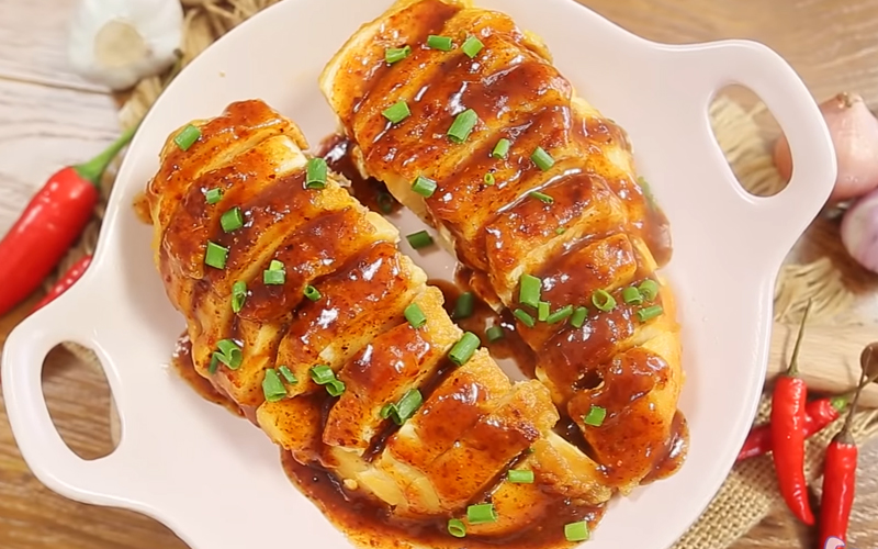 Fried chicken breast with fish sauce