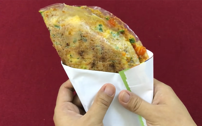 Baked egg rice paper made with a pan
