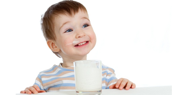 Both cow's milk and plant-based milk have their own advantages.