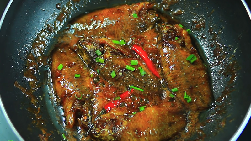 Braised perch with pepper