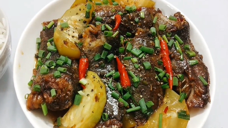 Braised perch dish with gourd