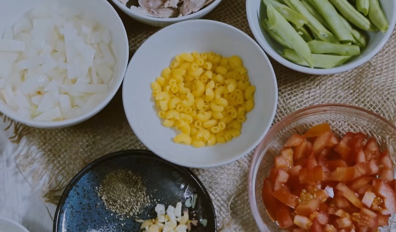 Delicious, nutritious breakfast with a very simple way to cook noodles for kids