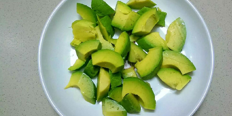 How to choose delicious, safe avocado for babies