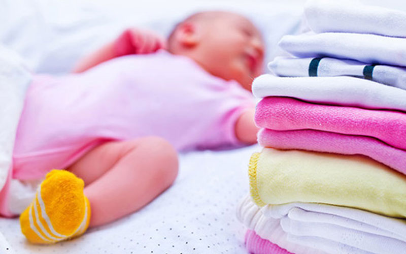 Choose laundry detergent with a mild scent so as not to irritate your baby 