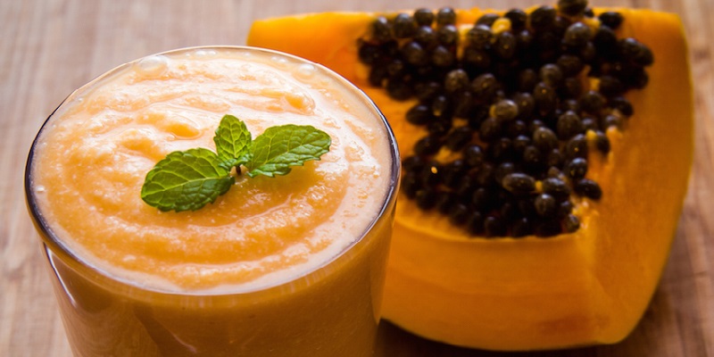 Fresh milk papaya smoothie