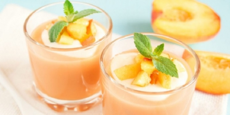 Peach and fresh milk smoothie